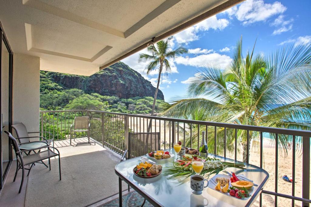 Updated Makaha Condo with Pool and Ocean-View Lanai! - image 2