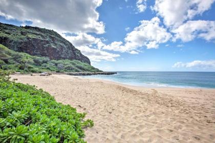 Updated Makaha Condo with Pool and Ocean-View Lanai! - image 3