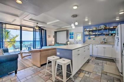 Updated Makaha Condo with Pool and Ocean-View Lanai! - image 6