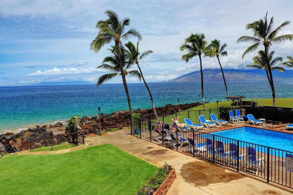 Kihei Surfside #205 by Ali'i Resorts - image 2