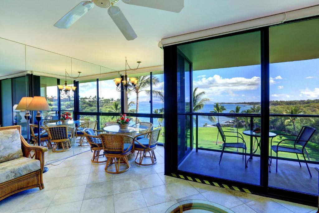 Kihei Surfside #612 by Ali'i Resorts - image 4