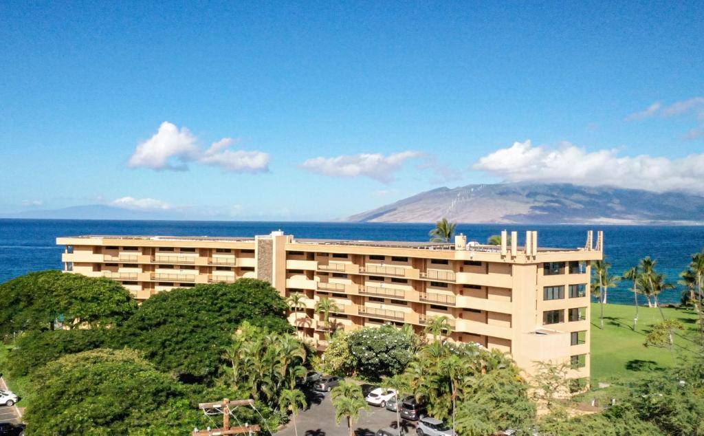 Kihei Surfside #612 by Ali'i Resorts - image 7