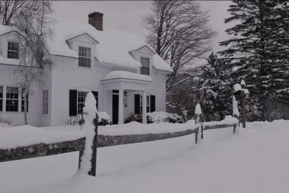 1824 House Inn + Barn - image 5