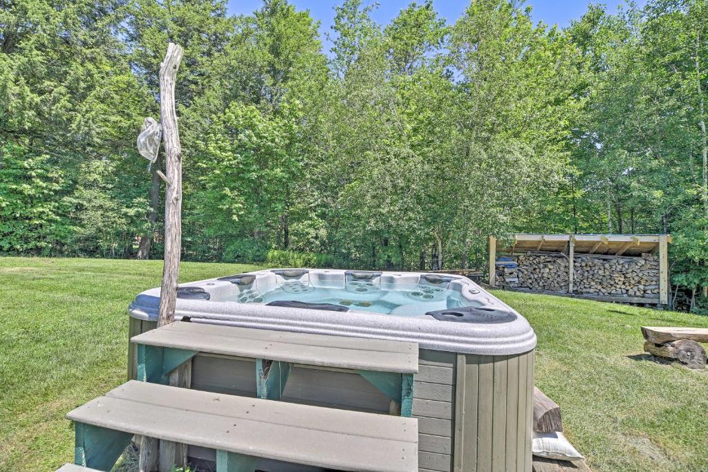 Mad River Valley Home with Hot Tub-4 mi to Sugarbush - image 6