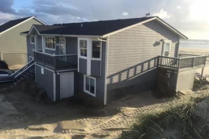 Bayshore modern Beach House Waldport