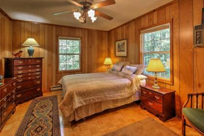 Lakefront Mountain Rest Cottage with Gas Fireplace!