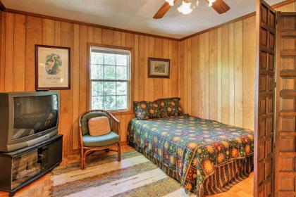 Lakefront Mountain Rest Cottage with Gas Fireplace! - image 10