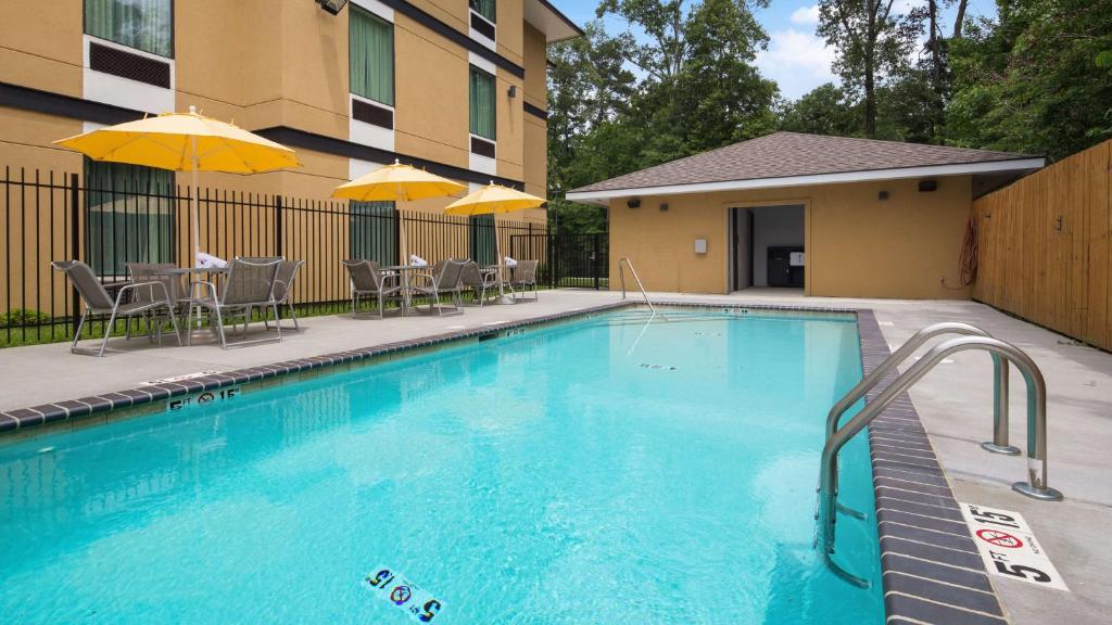 Best Western Plus Regency Park - image 6