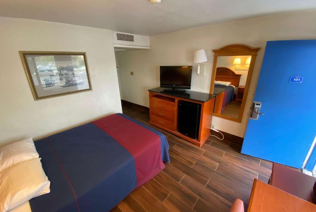 Travelodge by Wyndham Grand Rapids North - image 3