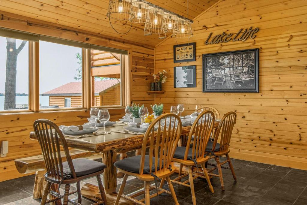 NEW Cozy and Quaint Leech Lake Escape! - main image