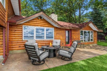 NEW Cozy and Quaint Leech Lake Escape! - image 10