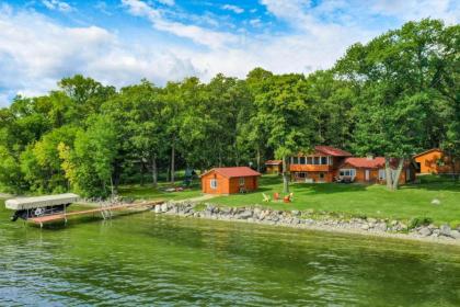 NEW Cozy and Quaint Leech Lake Escape! - image 12