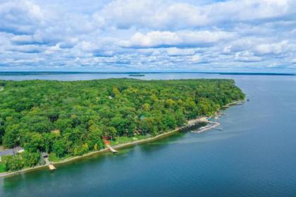 NEW Cozy and Quaint Leech Lake Escape! - image 13