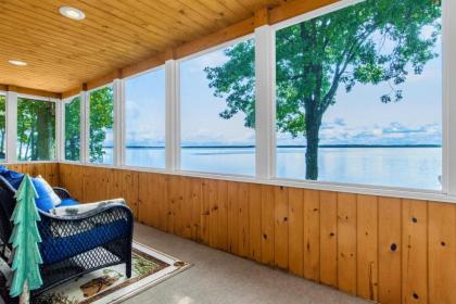 NEW Cozy and Quaint Leech Lake Escape! - image 4