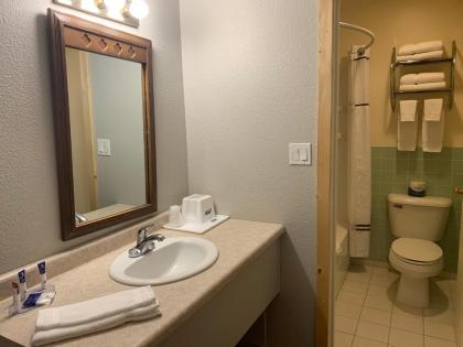 Americas Best Value Inn Wall - image 11