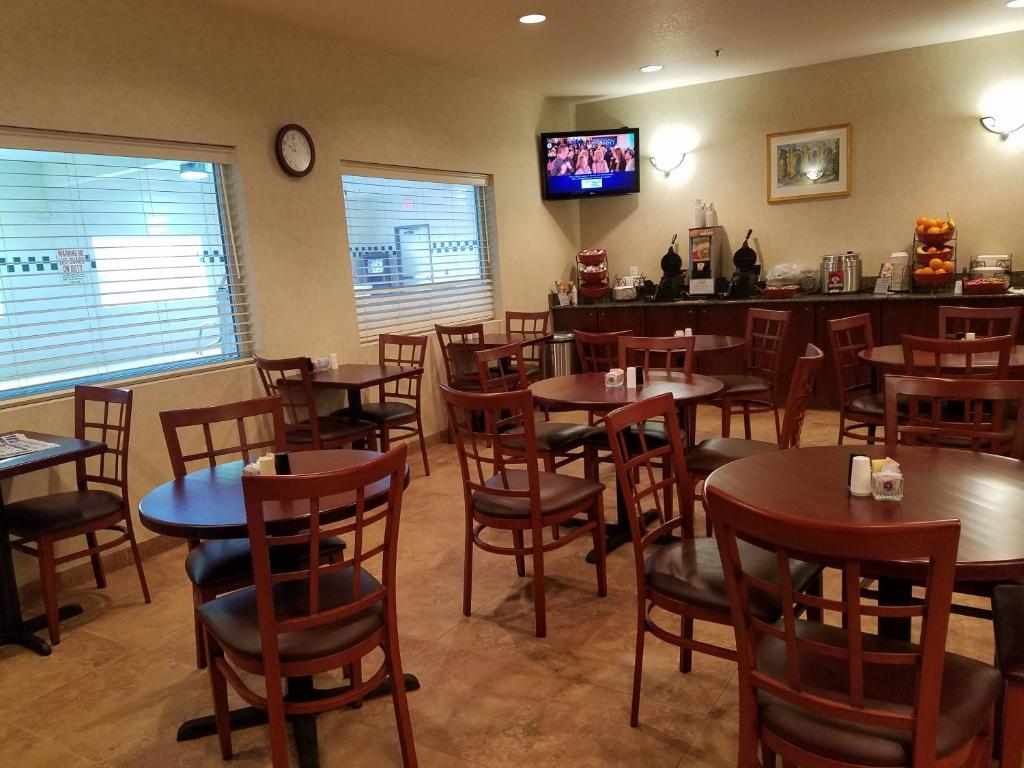 Best Western PLUS Walla Walla Suites Inn - image 3