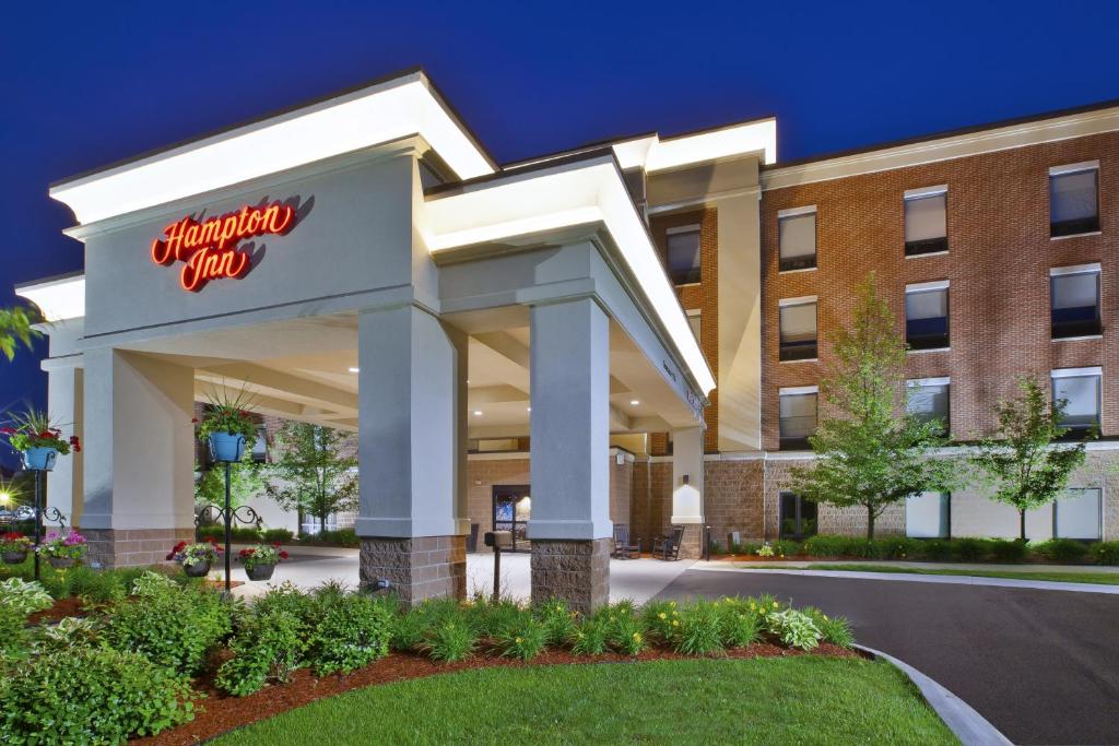 Hampton Inn Commerce/Novi - main image