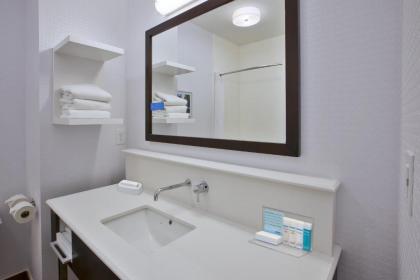 Hampton Inn Commerce/Novi - image 6