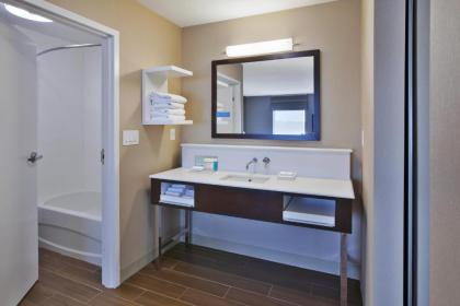 Hampton Inn Commerce/Novi - image 9