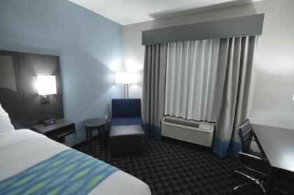 Best Western Plus Waller Hotel - image 12