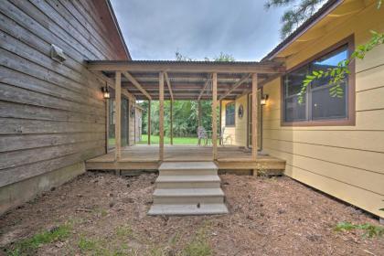 Hempstead Cottage with Covered Porch and Views! - image 12