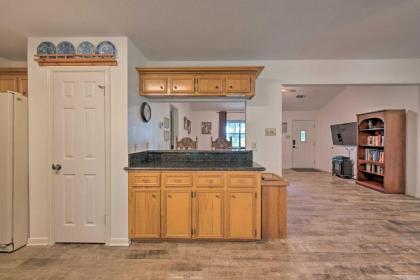 Hempstead Cottage with Covered Porch and Views! - image 5