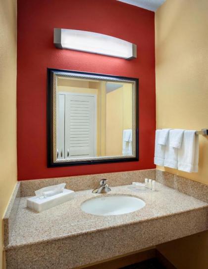 Courtyard by Marriott New Haven Wallingford - image 14