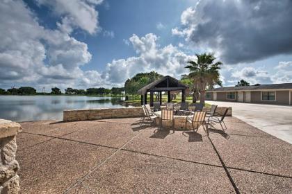 200-Acre Lakefront Ranch in Wallis with Pvt Lake - image 4