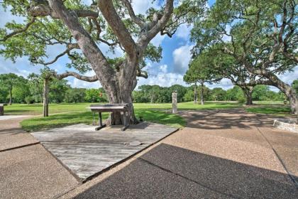 200-Acre Lakefront Ranch in Wallis with Pvt Lake - image 9