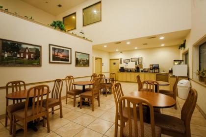 Palace Inn - image 11