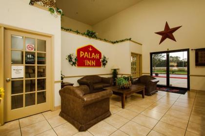 Palace Inn - image 14