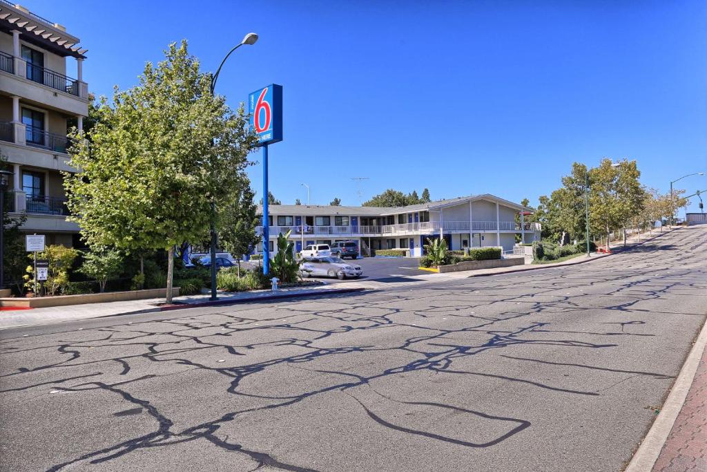 Motel 6-Walnut Creek CA - image 5