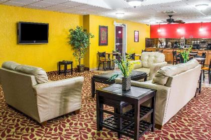 Econo Lodge Inn & Suites Walnut - image 12