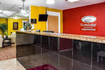 Econo Lodge Inn & Suites Walnut - image 13