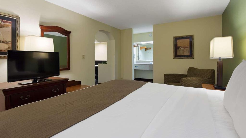 Best Western Of Walterboro - image 7