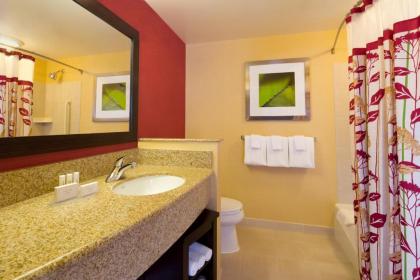 Courtyard by Marriott Boston Waltham - image 13