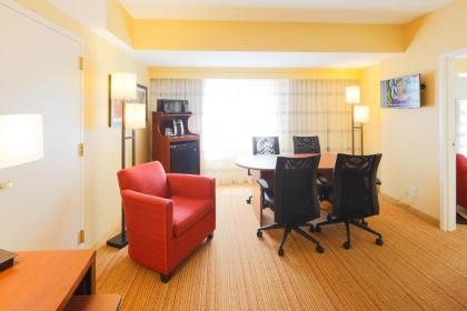 Courtyard by Marriott Boston Waltham - image 6