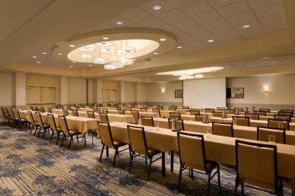 Embassy Suites by Hilton Boston/Waltham - image 14