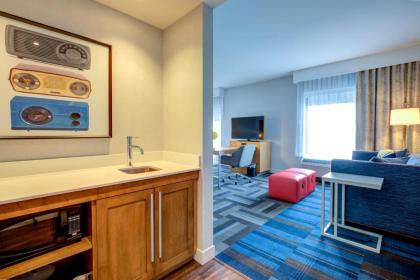 Hampton Inn & Suites Boston/Waltham - image 3