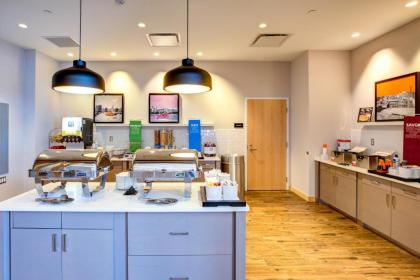 Hampton Inn & Suites Boston/Waltham - image 7