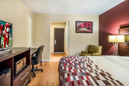 Red Roof Inn & Suites Wapakoneta - image 15