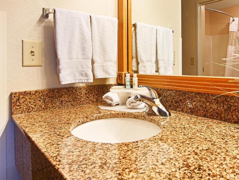 Best Western Wapakoneta Inn - image 5