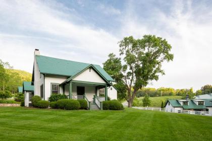 Herdsman Cottage Warm Springs Virginia