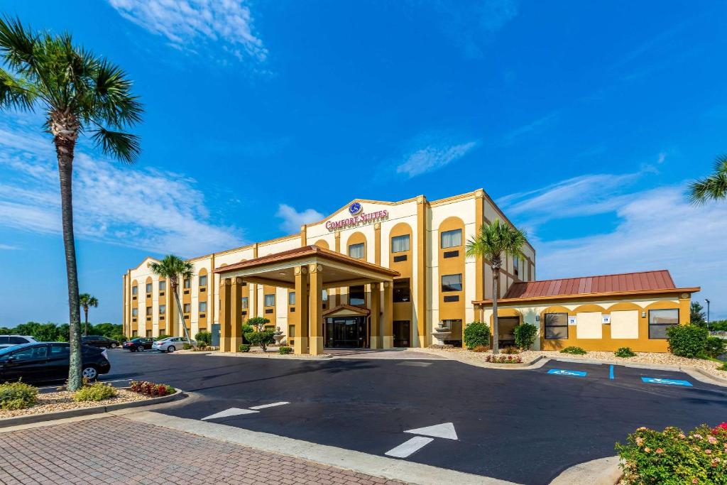 Comfort Suites near Robins Air Force Base - main image