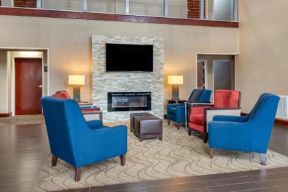 Comfort Suites near Robins Air Force Base - image 20