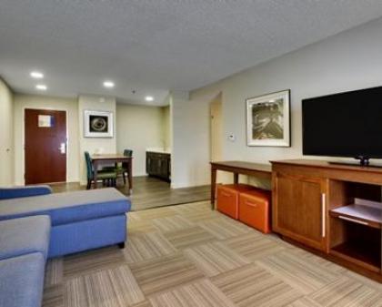 Hampton Inn Warner Robins - image 12