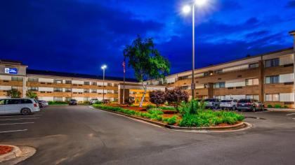 Best Western Warren Hotel - image 19