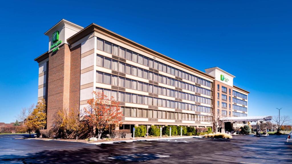 Holiday Inn Hotel & Suites Warren an IHG Hotel - main image