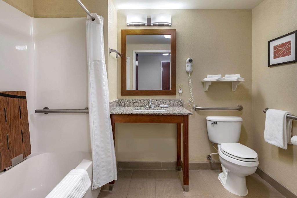 Comfort Inn Warren - image 7