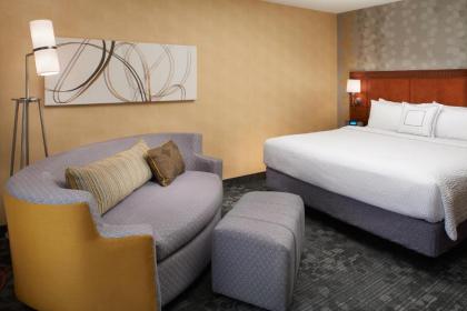 Courtyard by Marriott Detroit Warren - image 4